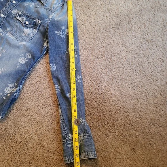 True Religion Blue Denim Shirt with Rose Designs M - Picture 6 of 6